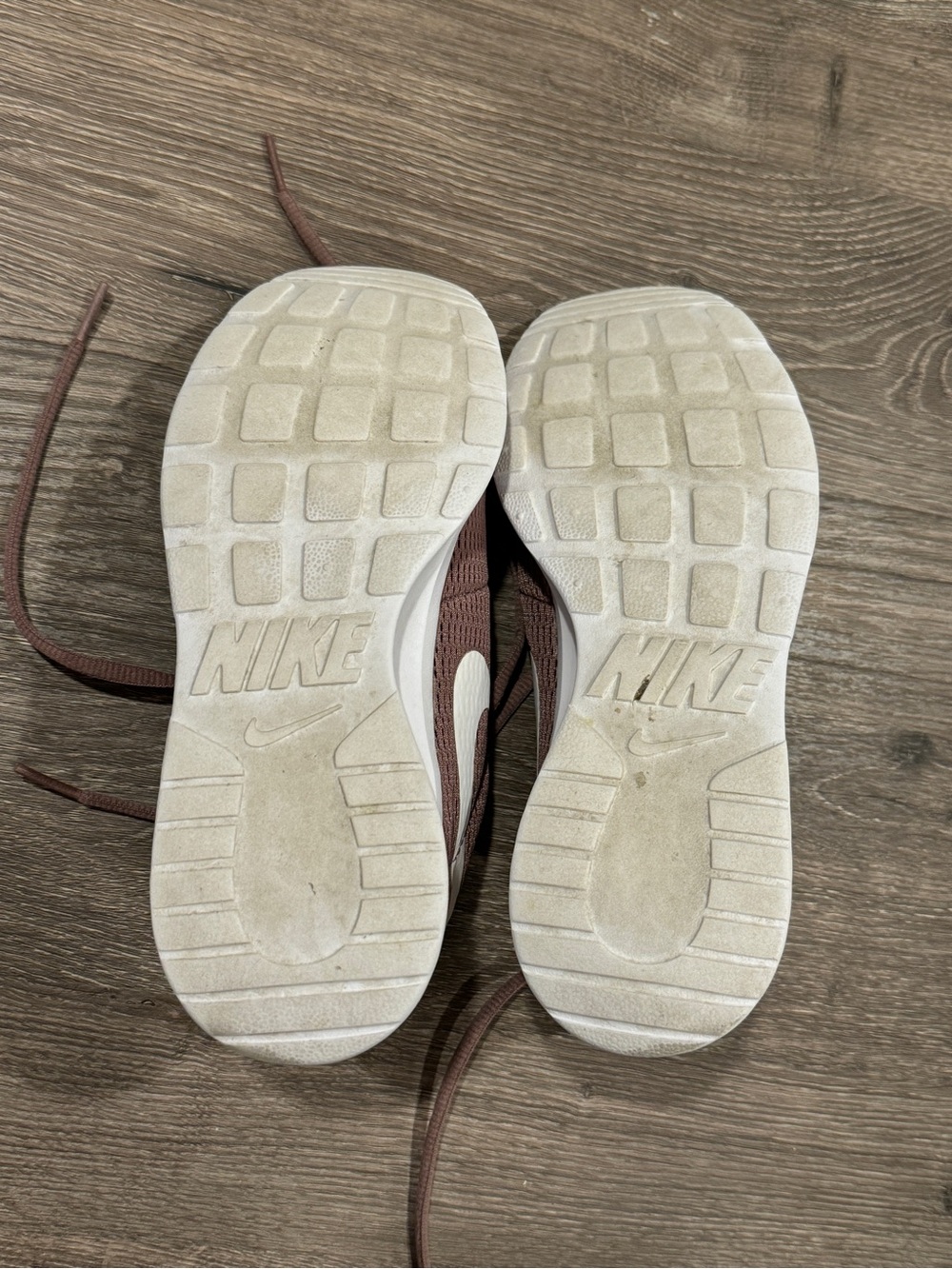 Nike Women’s Running Sneakers - Mauve/Rose Size 6 - Picture 6 of 9